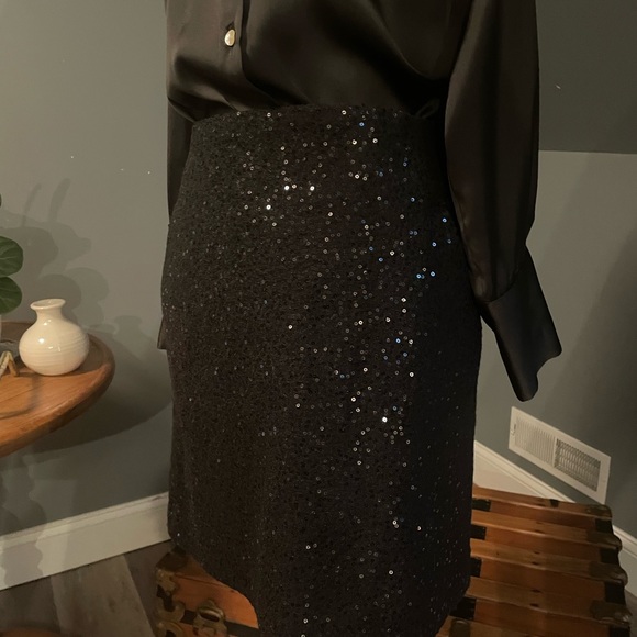 Loft black sequin skirt - Picture 4 of 6